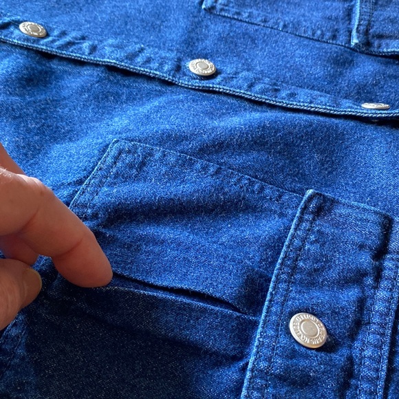 COTTON GINNY Short-Sleeve Shirt Dark Denim Like New Fitted, Rounded Hem Size L - Picture 3 of 7